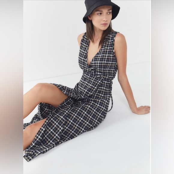 URBAN OUTFITTERS Urban Renewal Flannel Wrap Dress (Burberry Plaid type Pattern) - Picture 2 of 6
